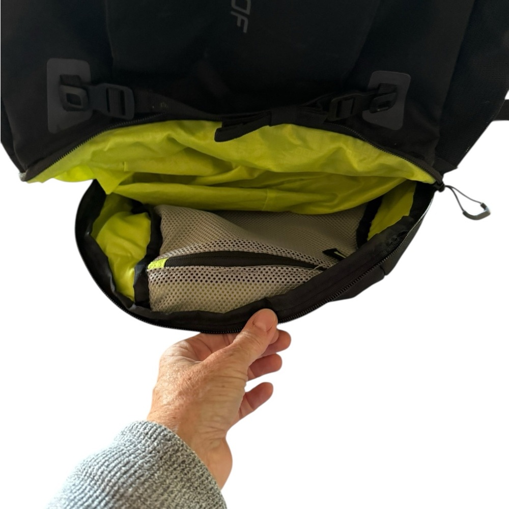 LifeProof Black Backpack - Picture 7 of 8